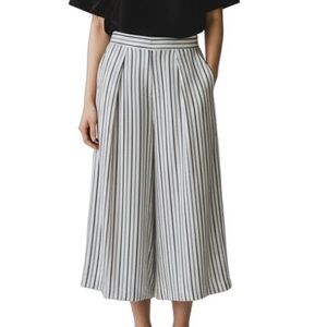 Elodie Woman’s White with Black Stripes Wide Leg Crop Pants size Small